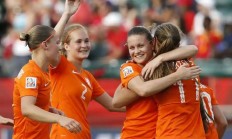 爱游戏地址-荷兰女足力克西班牙，取得比赛胜利