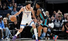 爱游戏地址-雷霆队连胜不断，展现强大战力