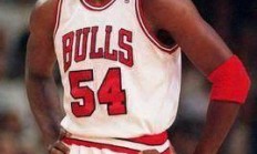 爱游戏直播-关于小牛客场逆转爵士，取得一场关键胜利的信息