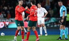 爱游戏平台-葡萄牙对决瑞典，角逐国际足球获胜