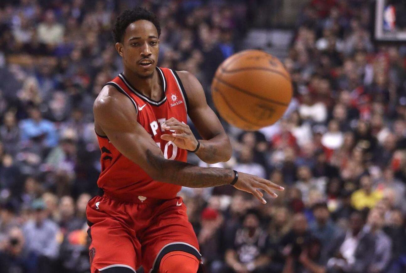 包含猛龙主帅调整阵容，力图重振队伍士气的词条