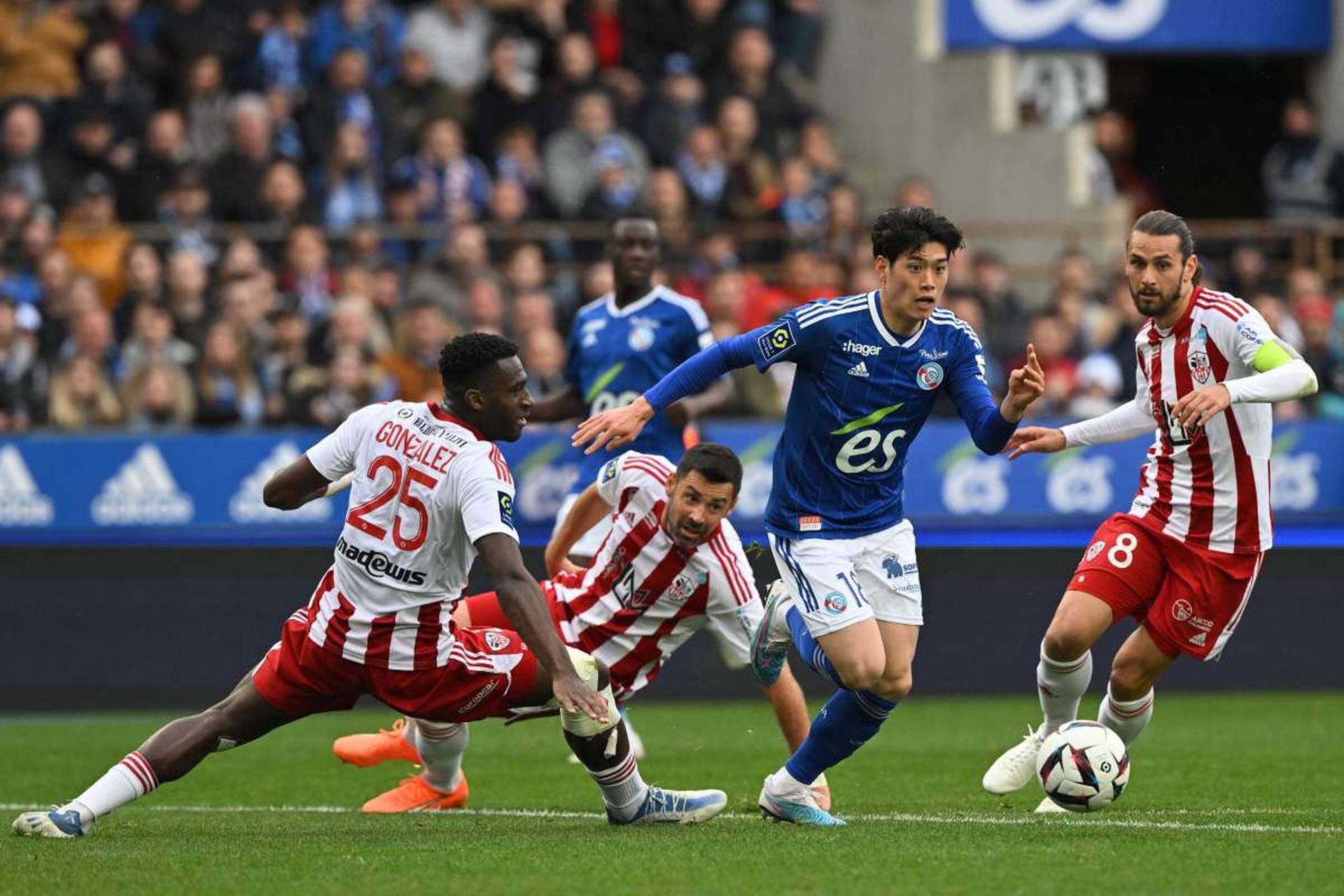 包含双方实力均衡,场上对抗激烈,胜负难以预料的词条 包含双方实力均衡,场上对抗激烈,胜负难以预料的词条