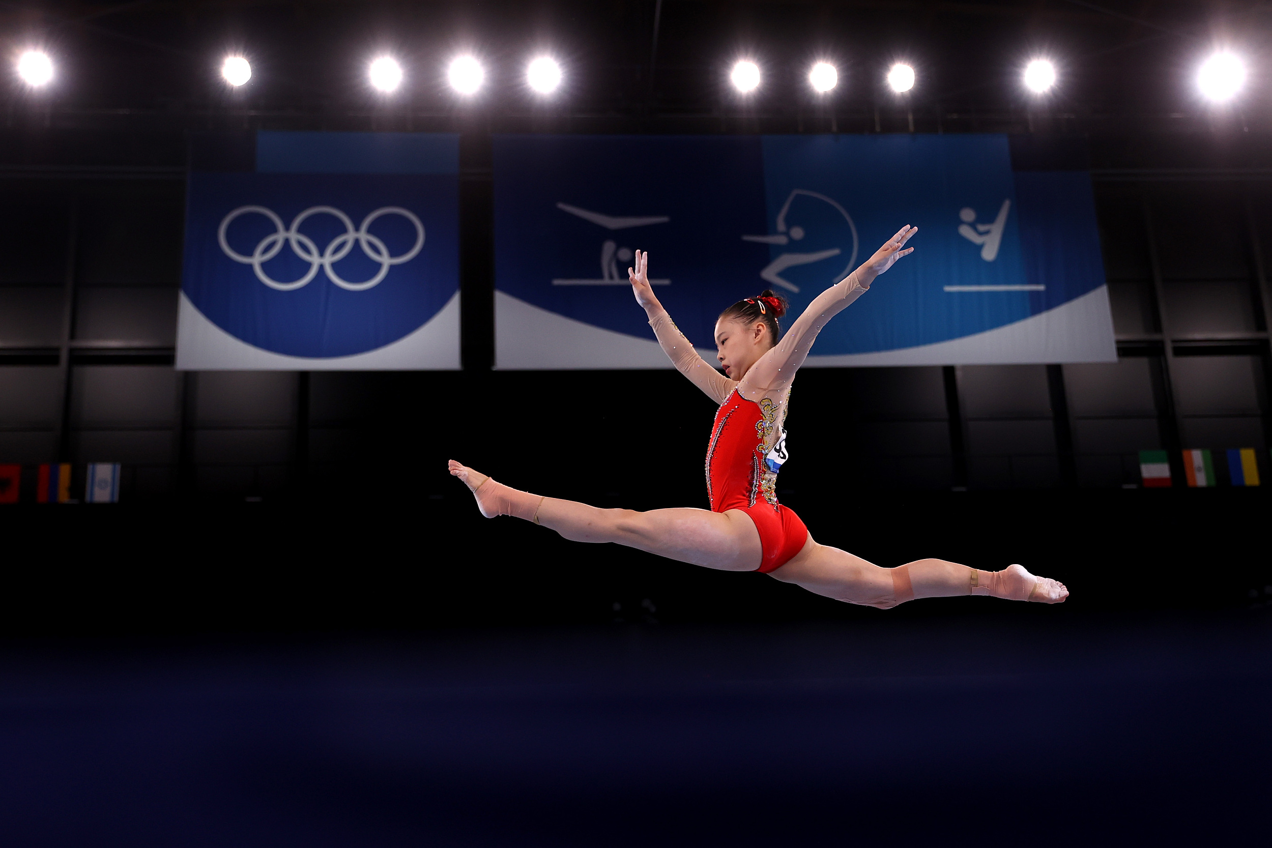 竞技体操平衡木决赛,中国队包揽金银牌 竞技体操平衡木决赛,中国队包揽金银牌