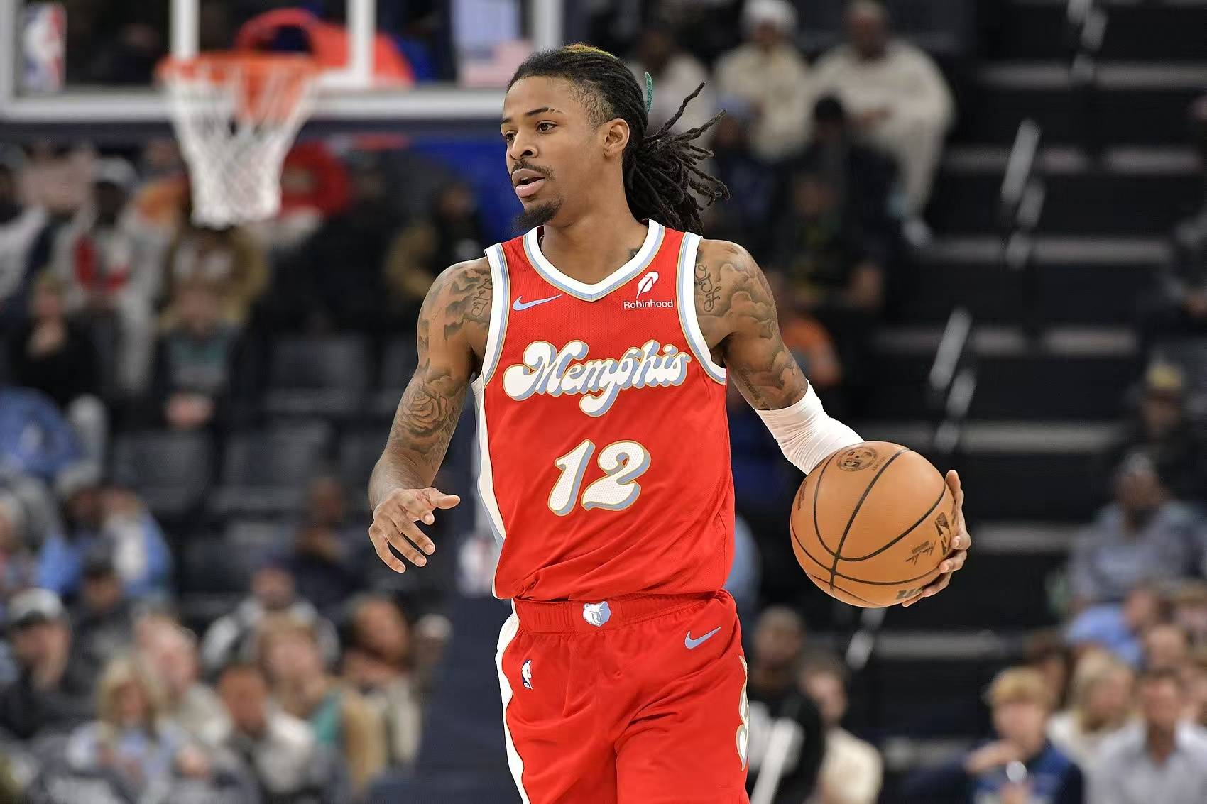 爵士力克灰熊，主场豪取八连胜