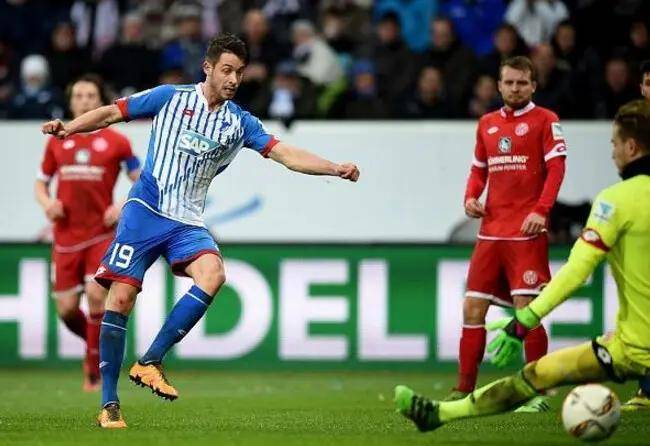 包含霍芬海姆取得关键胜利，士气大振的词条