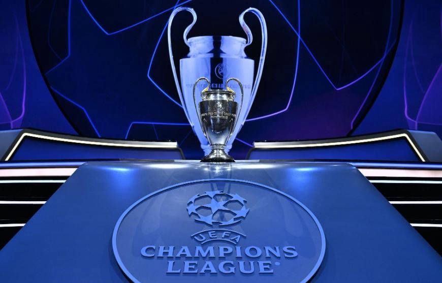 包含阿贾克斯豪取胜利，晋级欧冠四强的词条