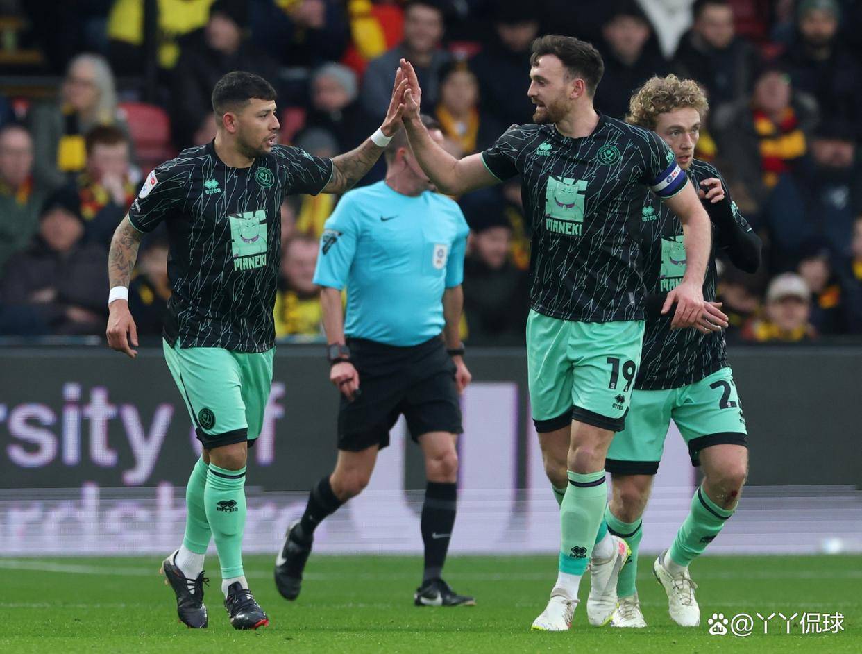 关于卡迪夫城后防稳固，零封对手保持不败的信息