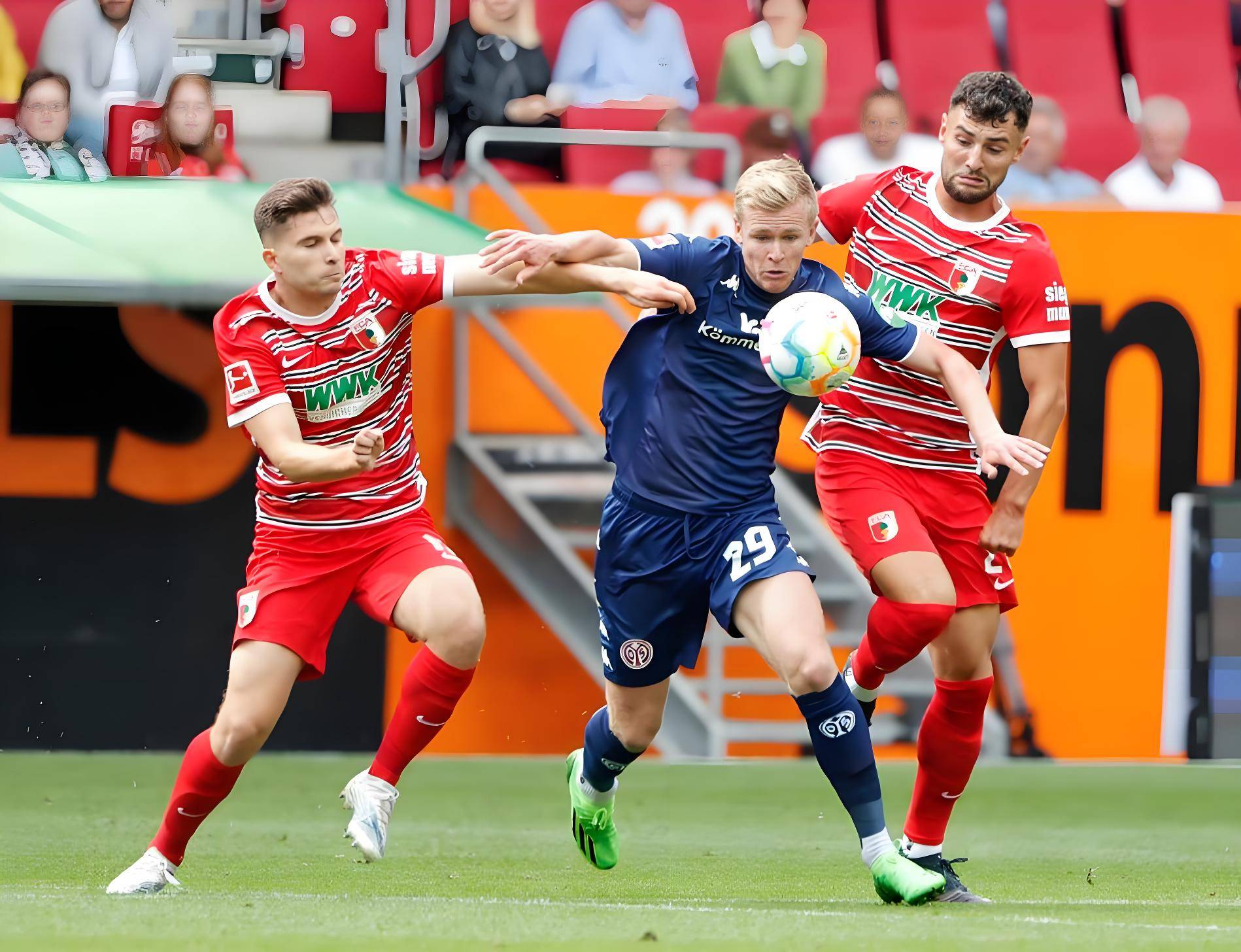 奥格斯堡客场击败对手，实现胜利