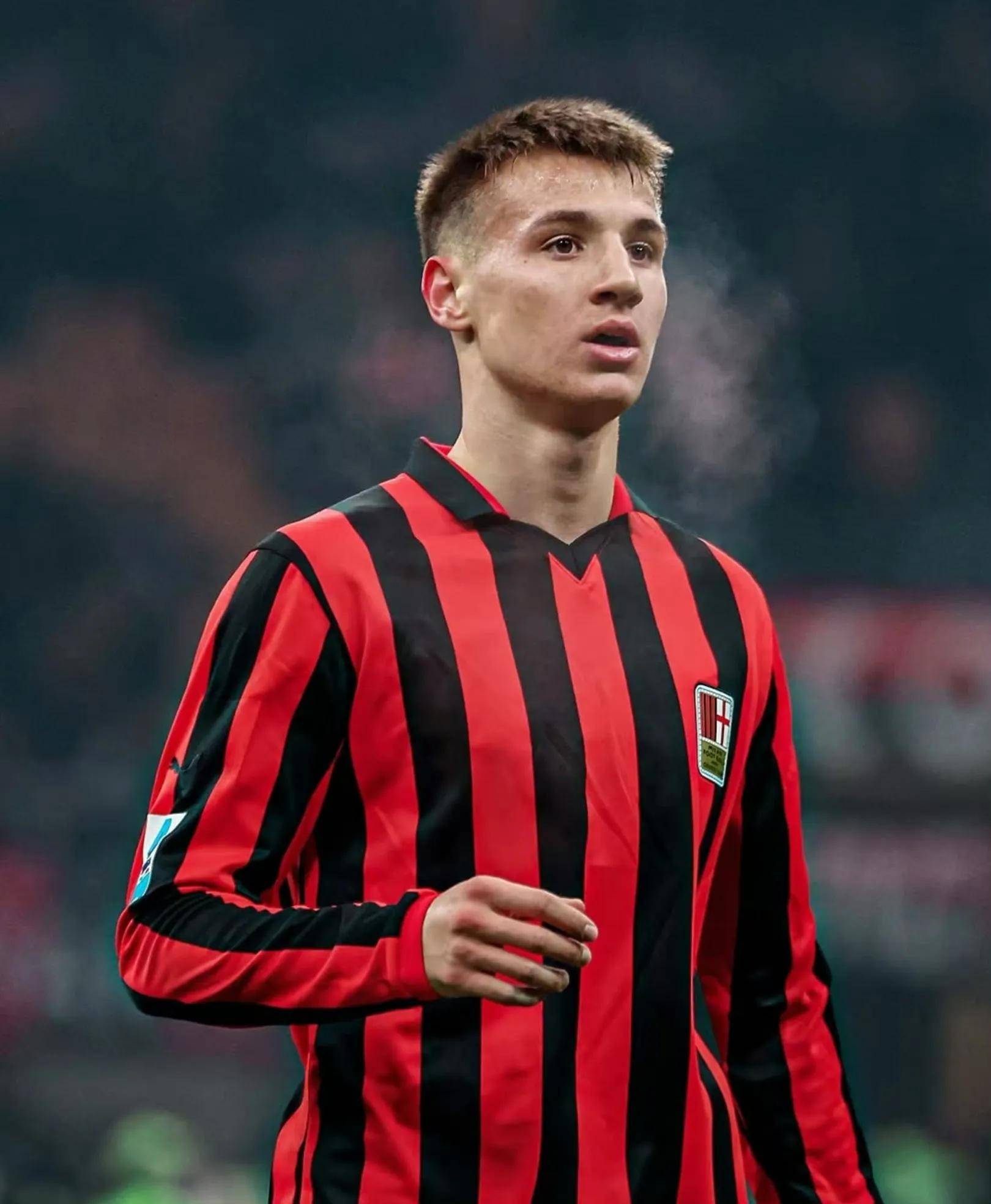 AC米兰锋线犀利，展现出色攻击火力