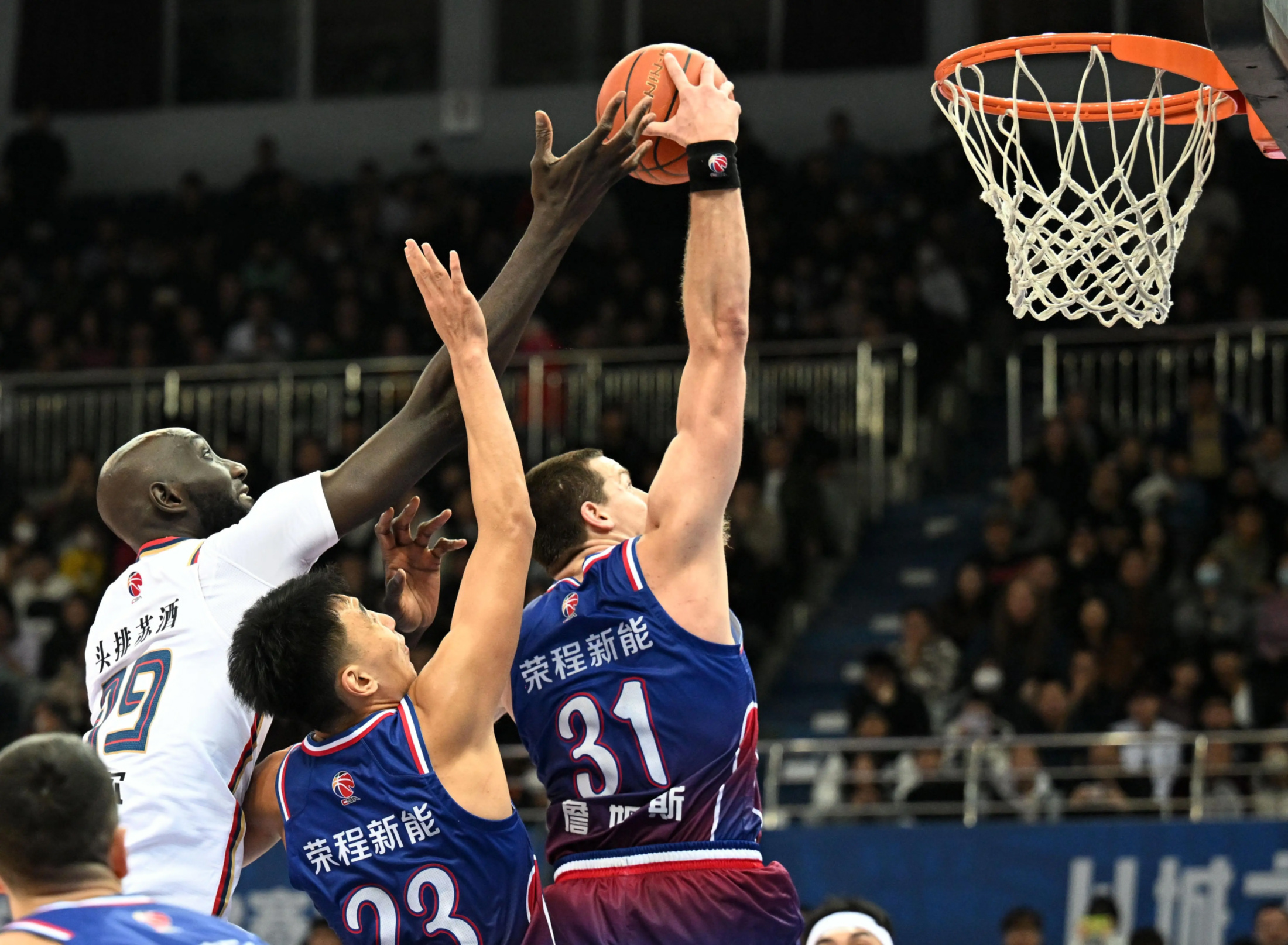 詹姆斯获球队邀约传闻引男篮头顶故意妥协的简单介绍