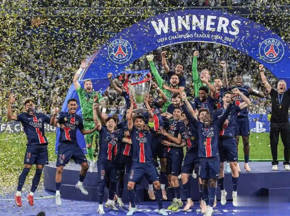 巴黎圣日耳曼主场力克比利亚雷亚尔，晋级八强的简单介绍