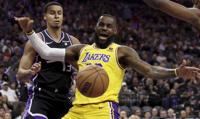 济南市体育客场遭遇大比分失利，状态低迷的简单介绍