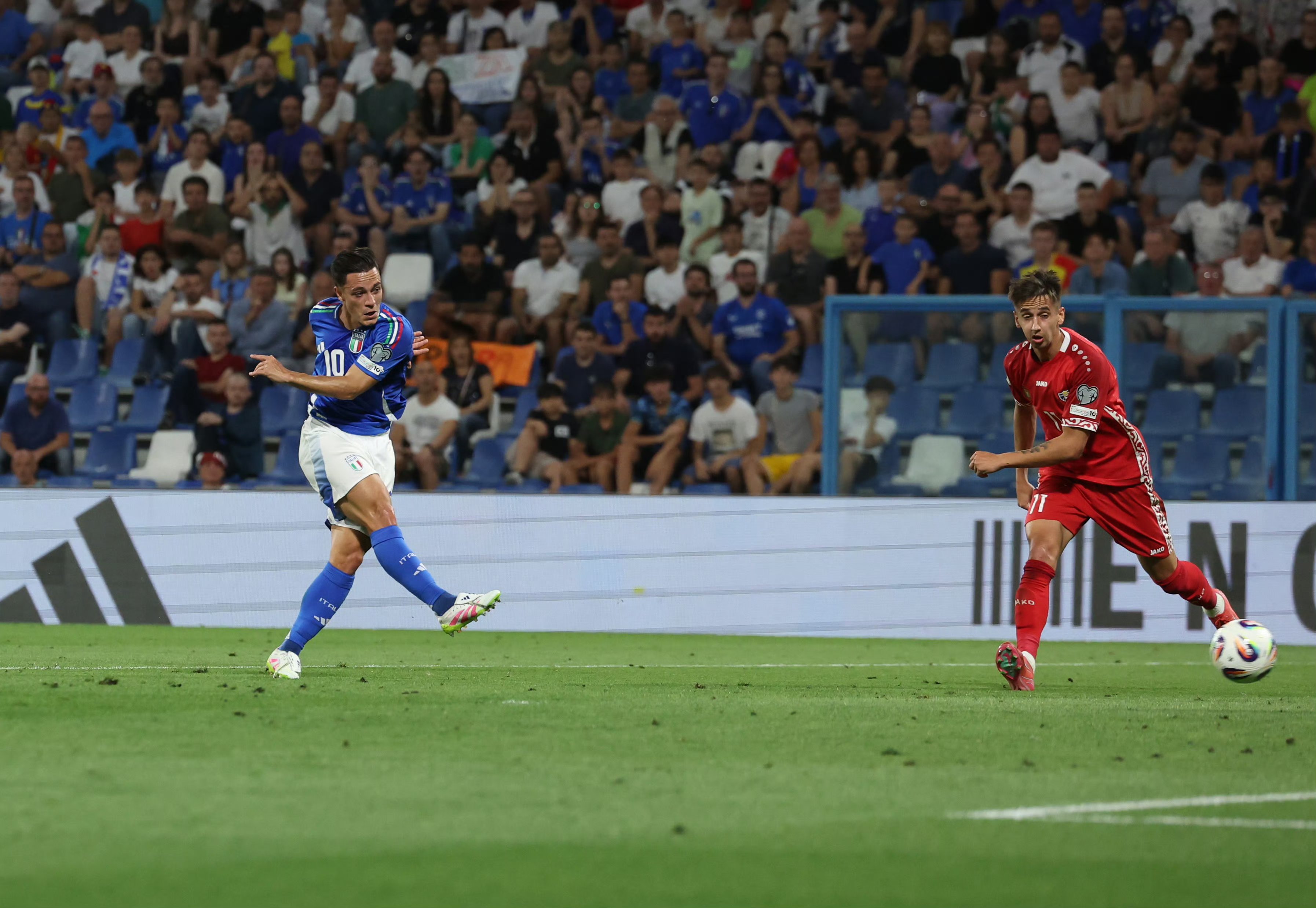 英格兰在欧洲杯预选赛中战胜摩尔多瓦