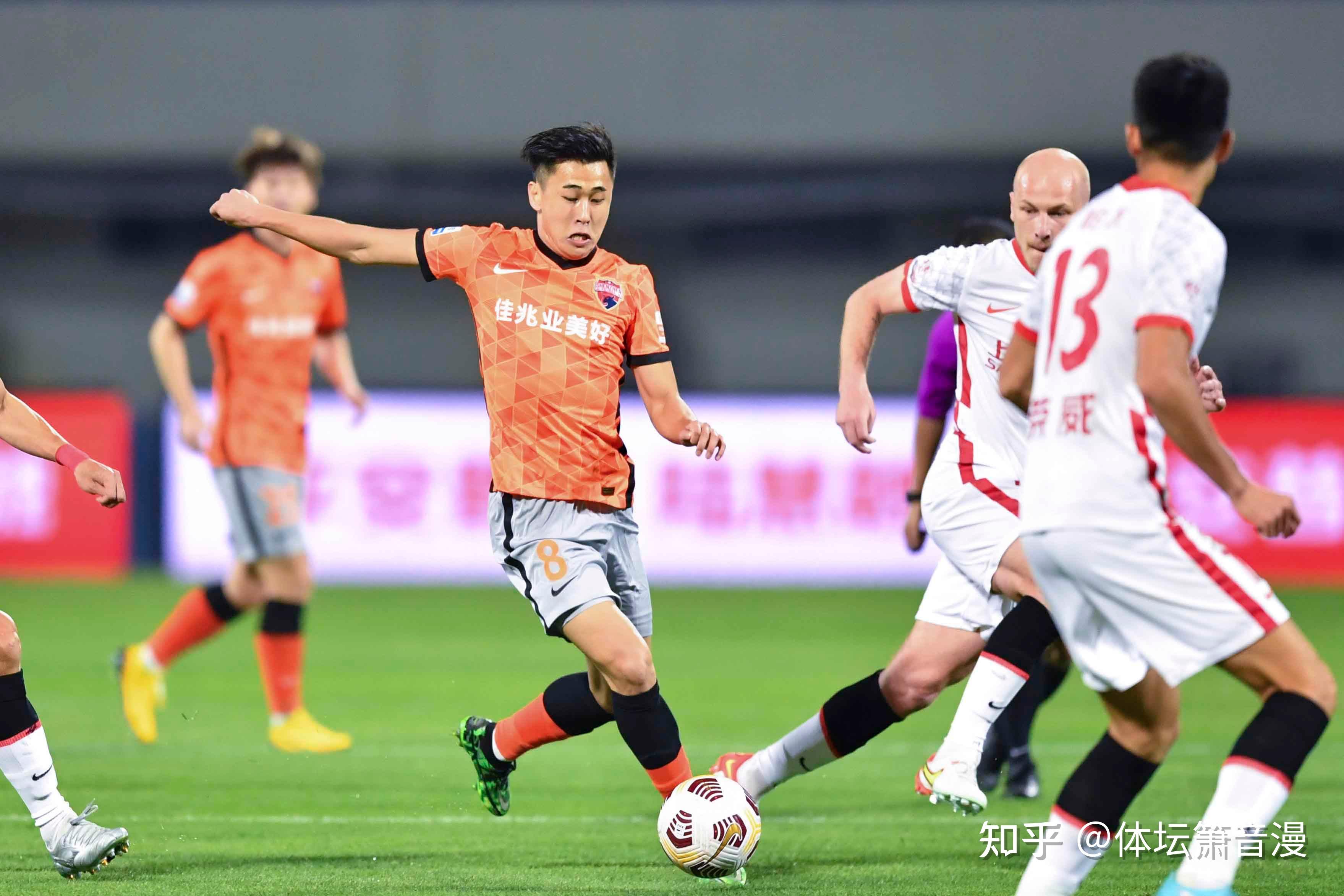 河南嵩山龙主场大胜深圳佳兆业，喜获胜利的简单介绍