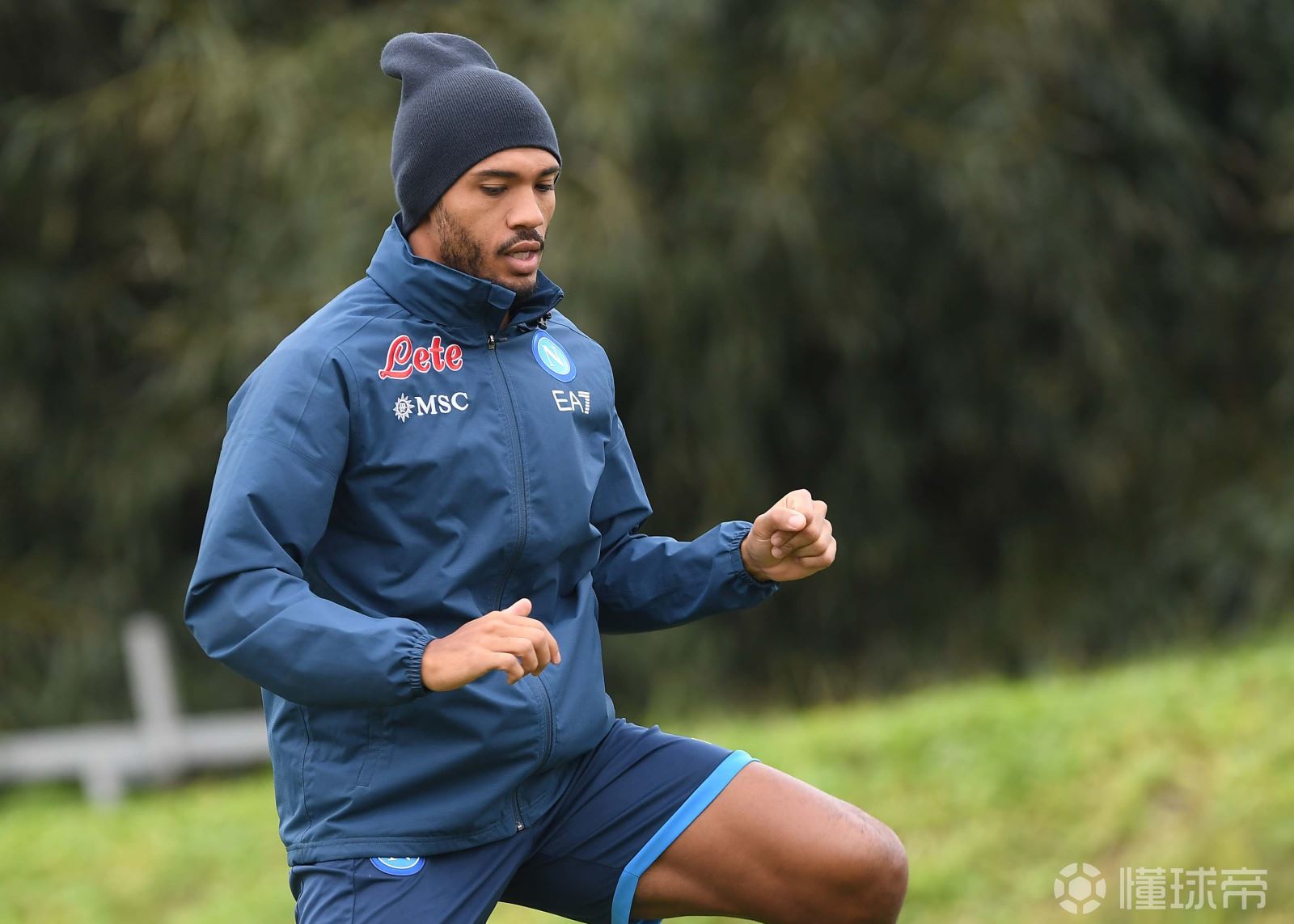 那不勒斯豪取胜仗，实力暴露，备战下一场的简单介绍